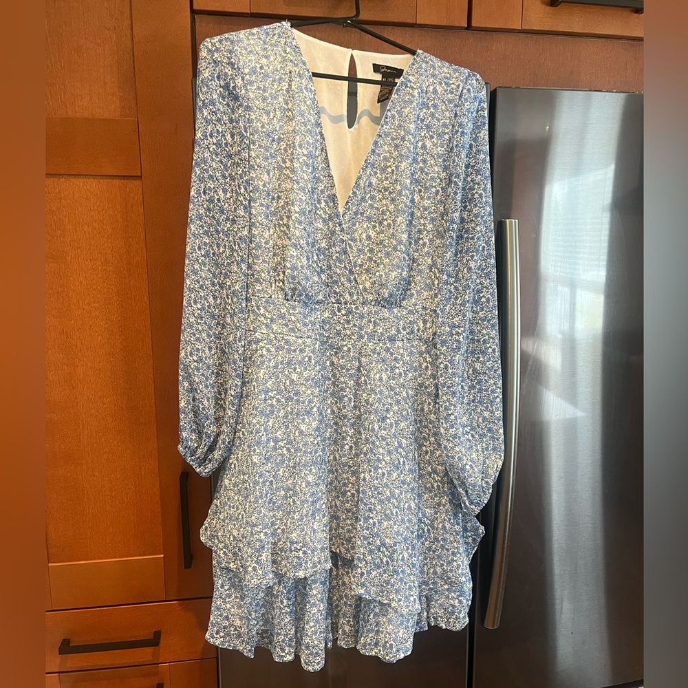 Light long sleeve dress